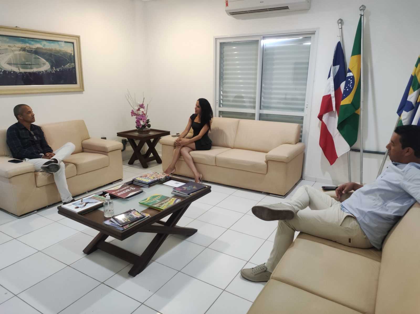 Camacã: Prefeito Paulo do Gás vai a Salvador e consegue 1milhão e duzentos mil reais para a saúde